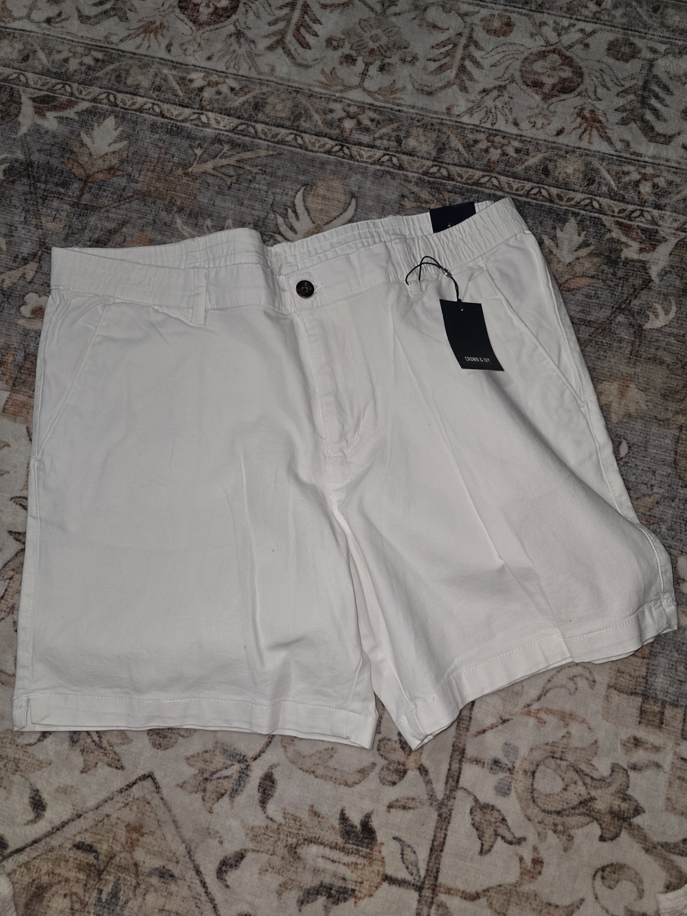 crown & ivy White Flat Front Men's Shorts